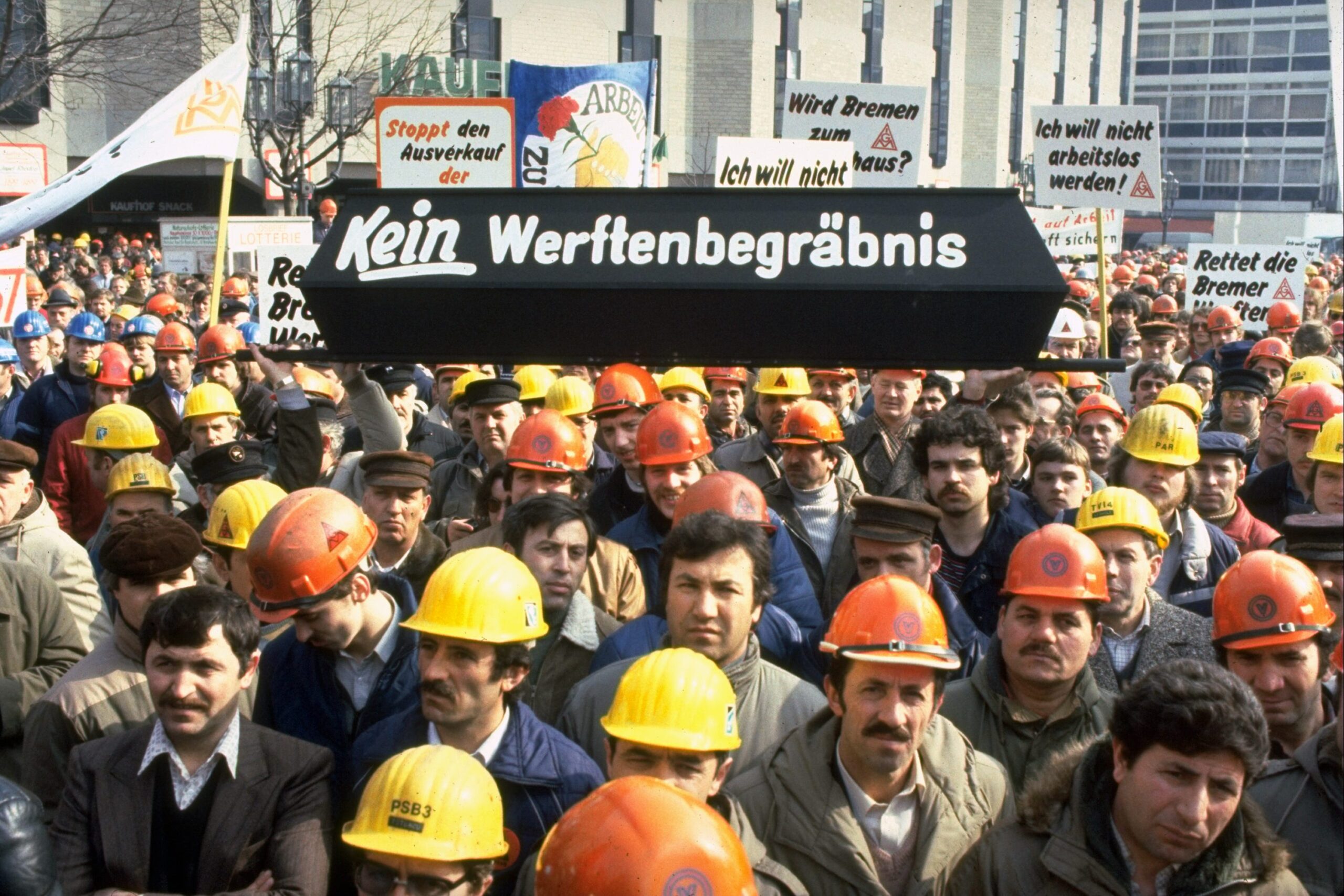 Metal union workers demonstrate for job security and higher wages at rally in Bonn, Germany, on March 01, 1983. © Sahm Doherty/Getty