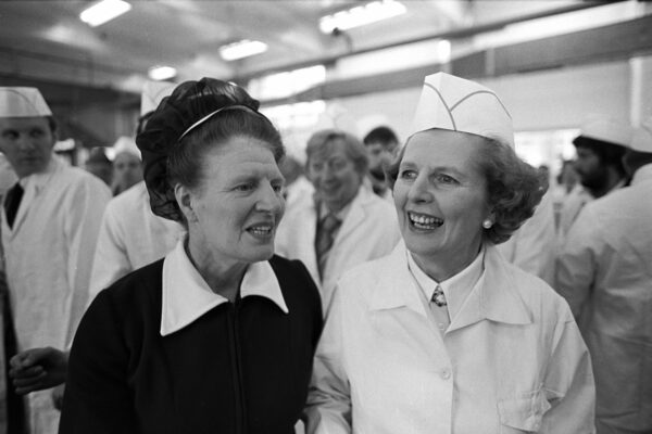 Margaret Thatcher visits a Cadbury chocolate factory while campaigning for the 1979 parliamentary election.© Owen Franken/Corbis/Getty